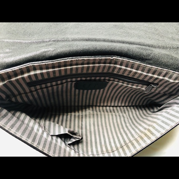 Vintage leather clutch w/ gunmetal studs - Picture 5 of 8